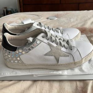 275Central Sneakers